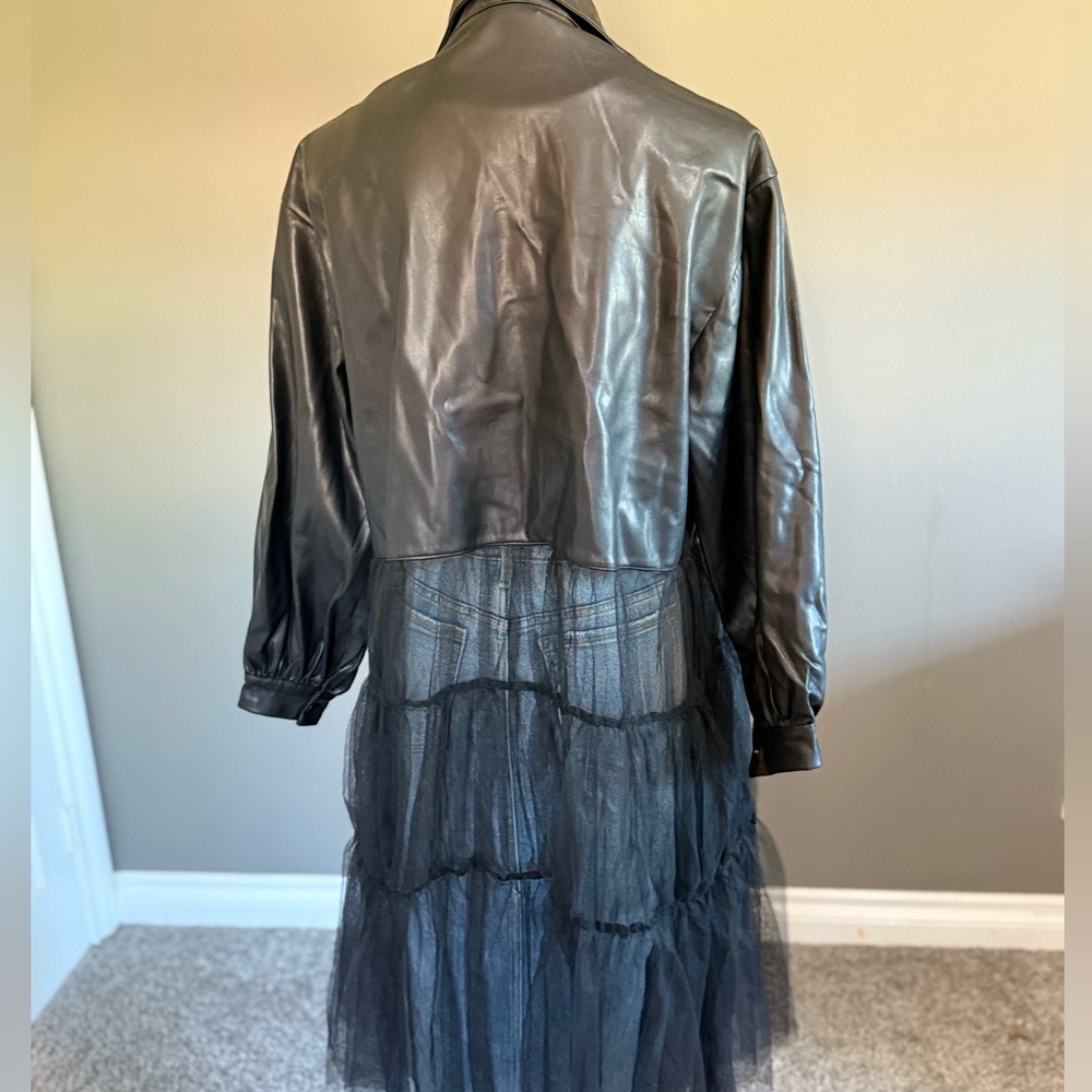 Kate Hewko Statement Trench – Size OS - Picture 4 of 5